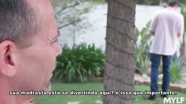 Enteado safado aproveita surpresa da madrasta – Incesto Legendado