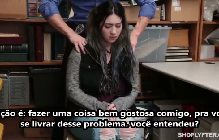 Jovem safada da pro seguranca pra evitar cadeia – Shoplyfter legendado