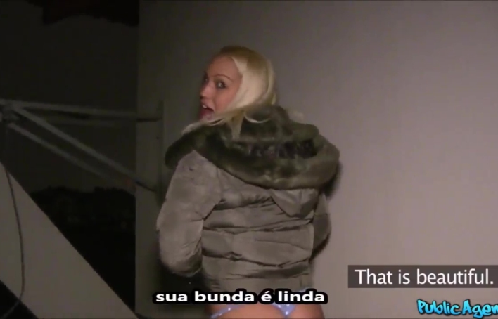 Loira se deixou levar por uma surpresa inesperada sem imaginar o que viria – Public Agent Legendado