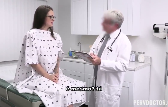 Paciente safada suborna o medico – Sexo com médico legendado