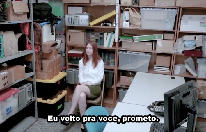 Ruivinha ladra volta pro seguranca da loja – Shoplyfter legendado